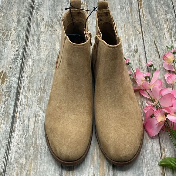 Women’s Core Chelsea Ankle Boot Bootie Shoes Size 7 - Picture 2 of 12